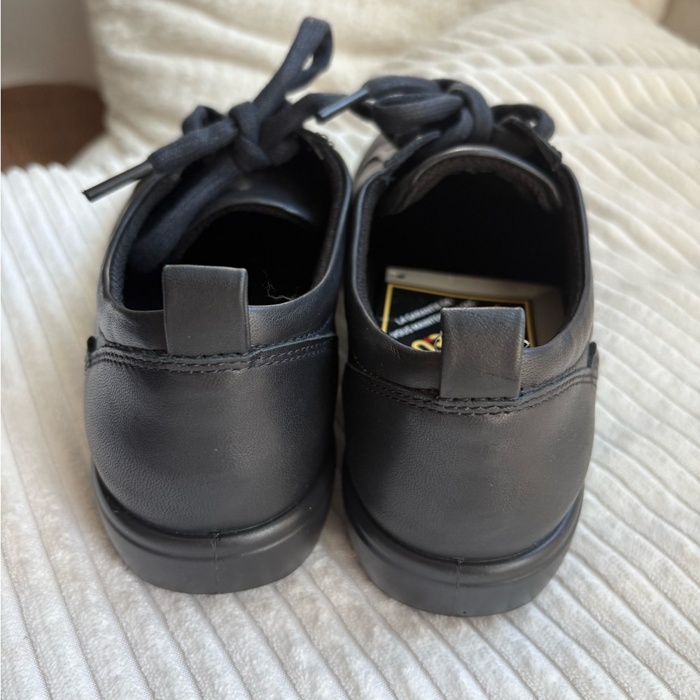 ECCO Women’s “Soft 7”
Comfortable waterproof black leather shoes. Size 38/7.5 - Picture 4 of 8